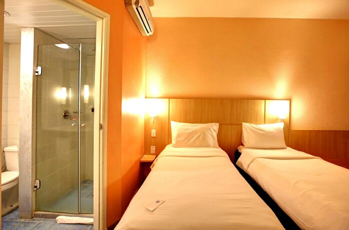 Imagen general del Hotel Ibis Vitoria Praia Do Canto. Foto 3