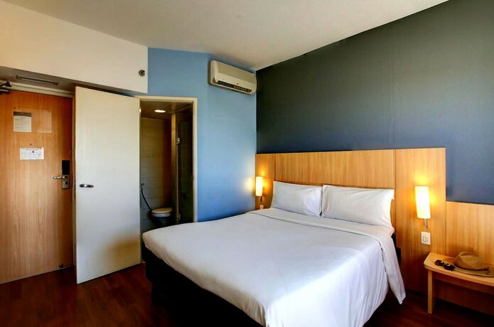 Imagen general del Hotel Ibis Vitoria Praia Do Canto. Foto 11