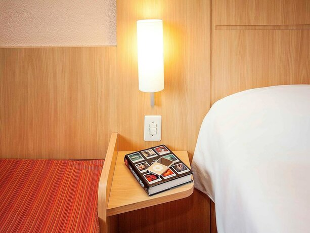 Imagen de la habitación del Hotel Ibis Vitoria Praia Do Canto. Foto 26