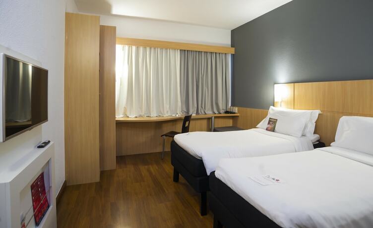 Imagen de la habitación del Hotel Ibis Vitoria Praia Do Canto. Foto 28