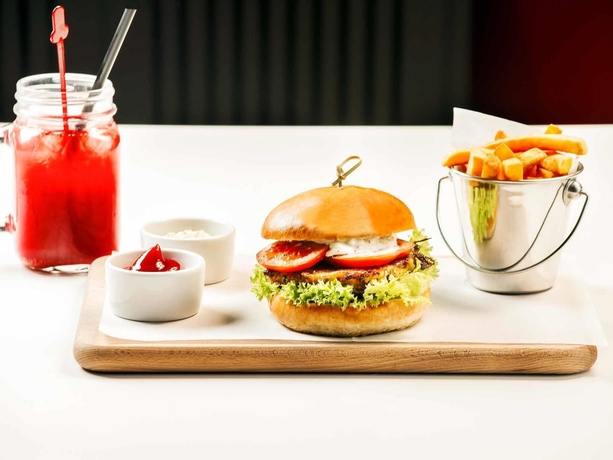 Imagen del bar/restaurante del Hotel Ibis Warszawa Centrum. Foto 8