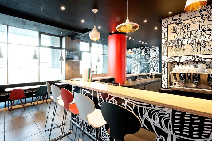 Imagen del bar/restaurante del Hotel Ibis Warszawa Centrum. Foto 9