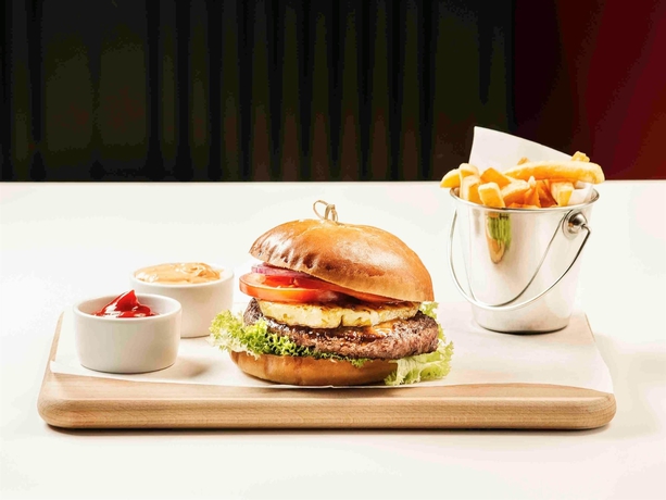 Imagen del bar/restaurante del Hotel Ibis Warszawa Stare Miasto Old Town. Foto 12