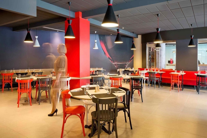 Imagen del bar/restaurante del Hotel Ibis Warszawa Stare Miasto Old Town. Foto 14