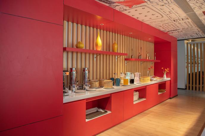 Imagen del bar/restaurante del Hotel Ibis Weinan Normal University Chaoyang Street. Foto 6