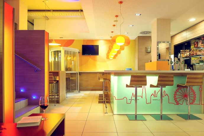 Imagen del bar/restaurante del Hotel Ibis Wien Messe. Foto 10