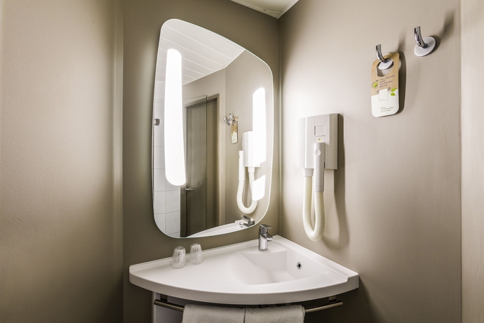 Imagen de la habitación del Hotel Ibis Winterthur City. Foto 17