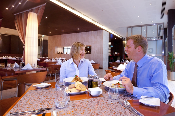 Imagen del bar/restaurante del Hotel Ibis World Trade Centre Dubai. Foto 6