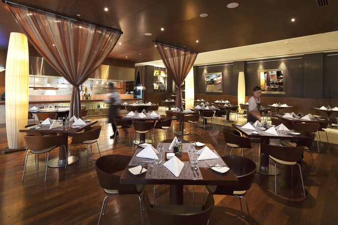 Imagen del bar/restaurante del Hotel Ibis World Trade Centre Dubai. Foto 7