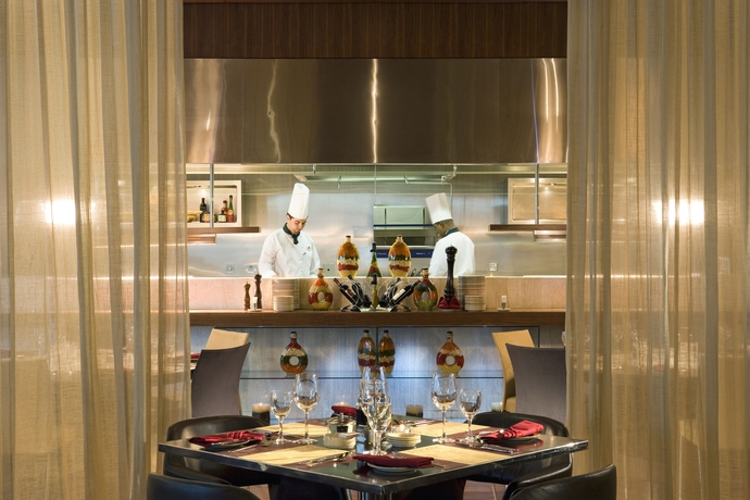 Imagen del bar/restaurante del Hotel Ibis World Trade Centre Dubai. Foto 9