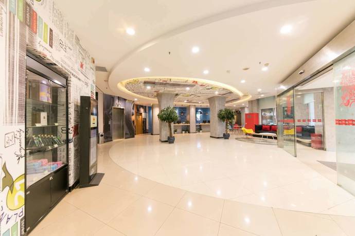 Imagen de los interiores del Hotel Ibis Wuhan Hankou. Foto 17