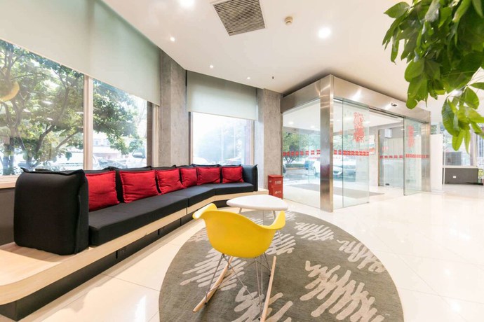 Imagen de los interiores del Hotel Ibis Wuhan Hankou. Foto 18