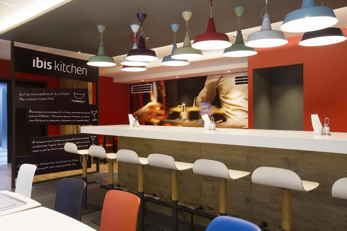 Imagen del bar/restaurante del Hotel Ibis Yerevan Center. Foto 3