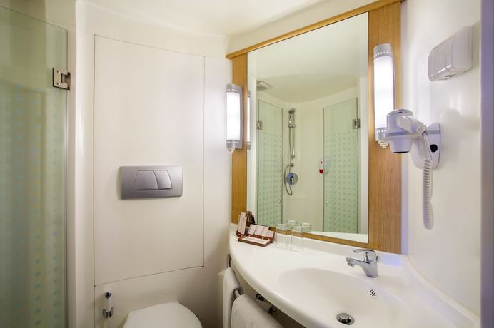 Imagen de la habitación del Hotel Ibis Yogyakarta Adi Sucipto. Foto 3