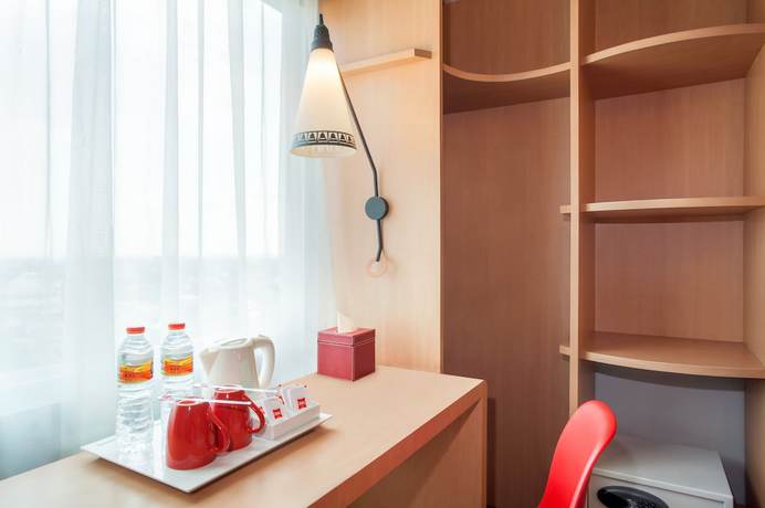 Imagen de la habitación del Hotel Ibis Yogyakarta Adi Sucipto. Foto 7