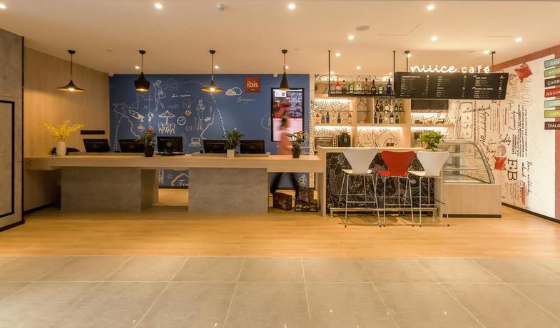 Imagen de los interiores del Hotel Ibis Zhengzhou Longhai Road. Foto 7