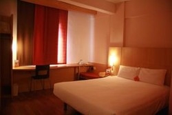 Imagen de la habitación del Hotel Ibis Zhongshan The Center. Foto 2