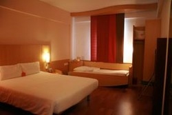 Imagen de la habitación del Hotel Ibis Zhongshan The Center. Foto 4