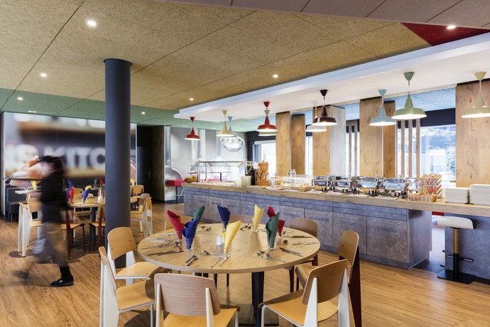 Imagen del bar/restaurante del Hotel Ibis Zurich City West. Foto 3