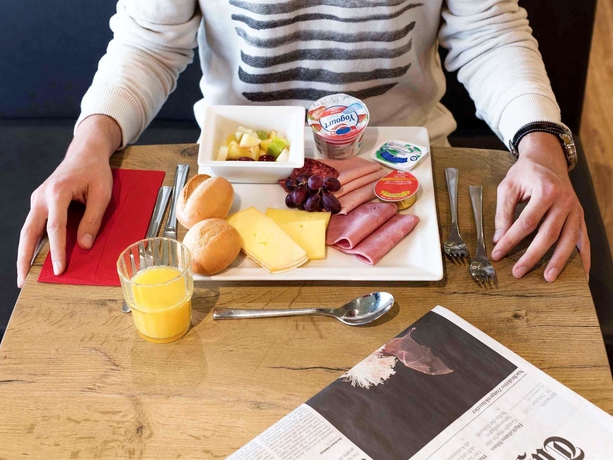 Imagen del bar/restaurante del Hotel Ibis Zurich City West. Foto 4