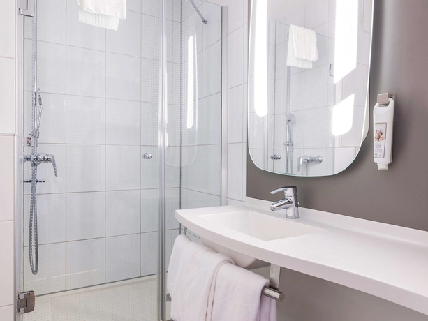 Imagen de la habitación del Hotel Ibis Zurich Messe-airport. Foto 13