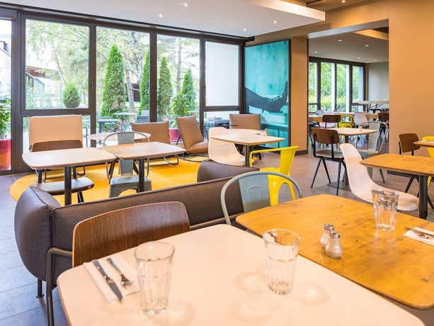 Imagen del bar/restaurante del Hotel Ibis Zurich Messe-airport. Foto 2