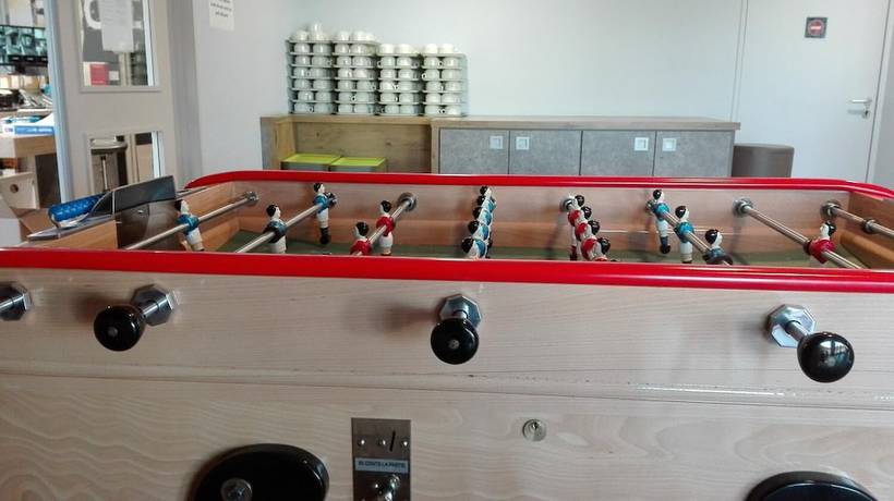 Imagen de los interiores del Hotel Ibis budget Clermont-Ferrand Le Brézet Aéroport. Foto 10