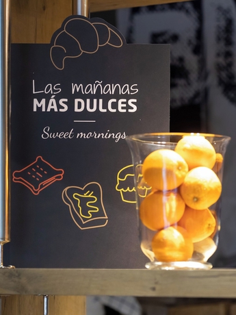 Imagen de los interiores del Hotel Ibis budget Logroño Centro. Foto 18