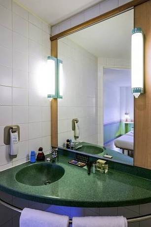 Imagen general del Hotel Ibis budget Madrid Alcala de Henares La Dehesa. Foto 7