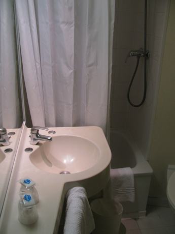 Imagen de la habitación del Hotel Ibis budget Nice Aeroport Promenade des Anglais. Foto 11