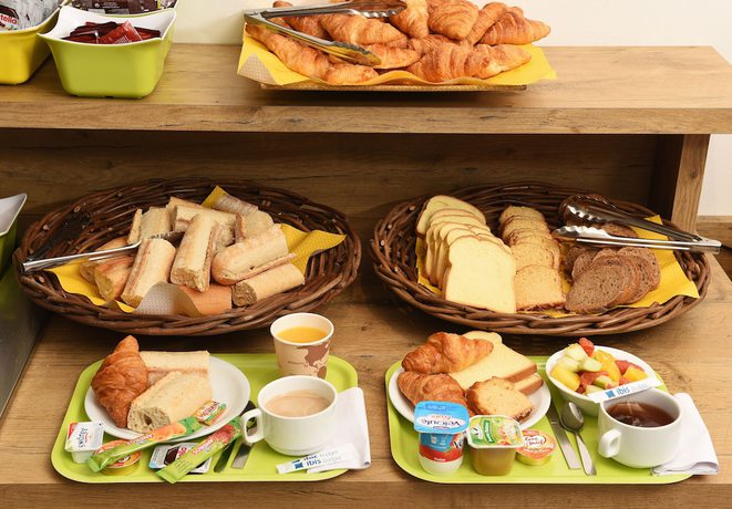 Imagen del bar/restaurante del Hotel Ibis budget Nice Aeroport Promenade des Anglais. Foto 5