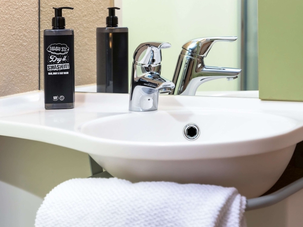 Imagen de la habitación del Hotel Ibis budget Paris Porte de Vanves. Foto 14