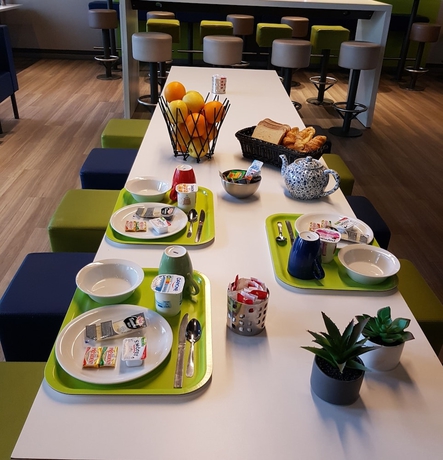 Imagen del bar/restaurante del Hotel Ibis budget Paris Porte de Vanves. Foto 9