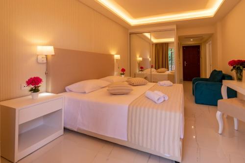 Imagen de la habitación del Hotel Ibiscus Corfu. Foto 18