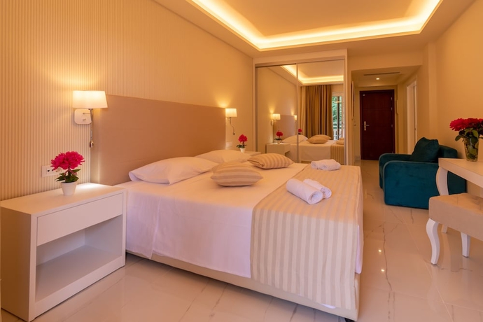 Imagen de la habitación del Hotel Ibiscus Corfu, Roda. Foto 3