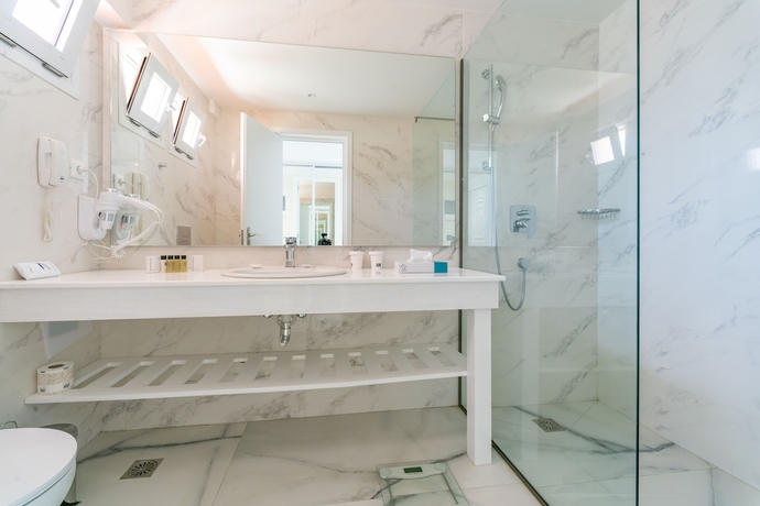 Imagen de la habitación del Hotel Ibiscus Corfu, Roda. Foto 15