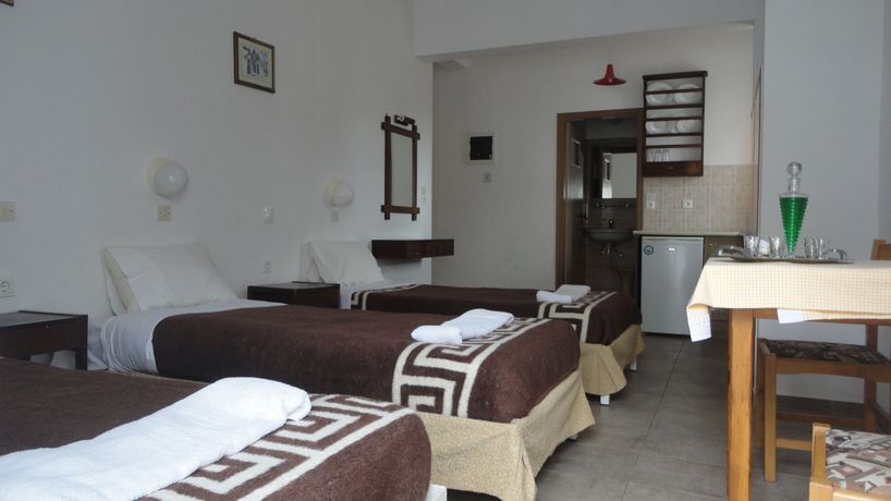 Imagen de la piscina del Hotel Ibiscus Malia. Foto 15