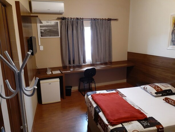 Imagen de la habitación del Hotel Ibitur. Foto 22