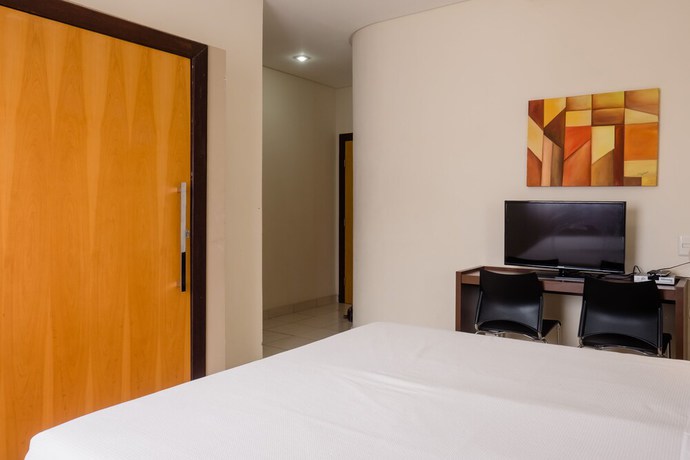 Imagen de la habitación del Hotel Ibituruna Center. Foto 12