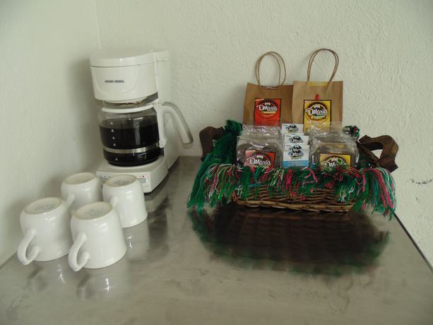 Imagen de la habitación del Hotel Ibiza Express. Foto 10