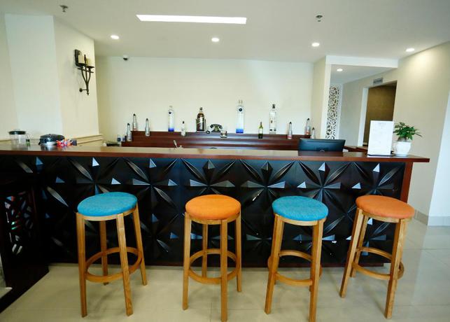 Imagen del bar/restaurante del Hotel Ibiza Riverfront. Foto 11