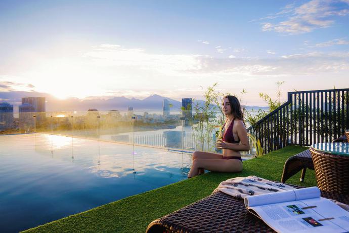 Imagen de la piscina del Hotel Ibiza Riverfront. Foto 19