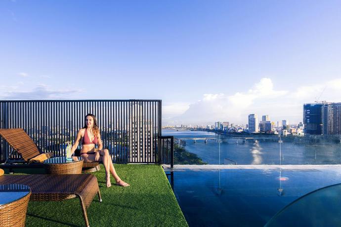 Imagen de la piscina del Hotel Ibiza Riverfront. Foto 20