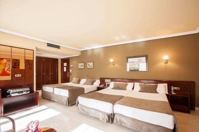 Imagen de la habitación del Hotel Ibiza White Aparts. Foto 3