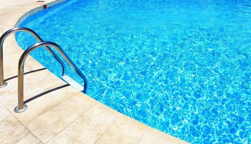 Imagen de la piscina del Hotel Ibiza White Aparts. Foto 9