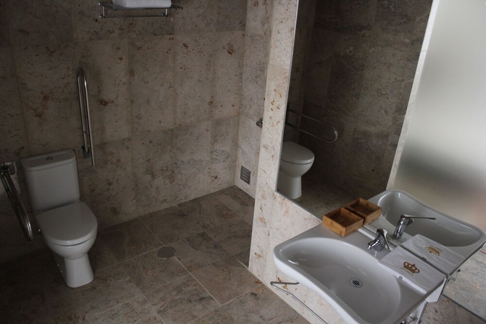 Imagen de la habitación del Hotel Ibn-Arrik. Foto 12