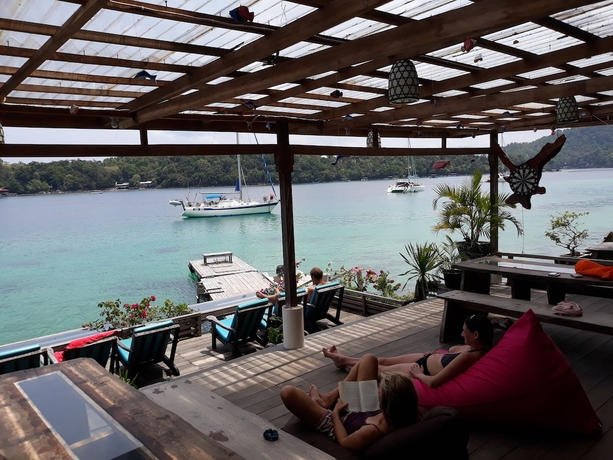 Imagen de los interiores del Hotel Iboih Inn Resort and Resto. Foto 16