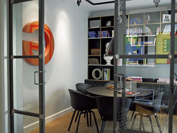 Imagen de los interiores del Hotel Ibsens. Foto 12