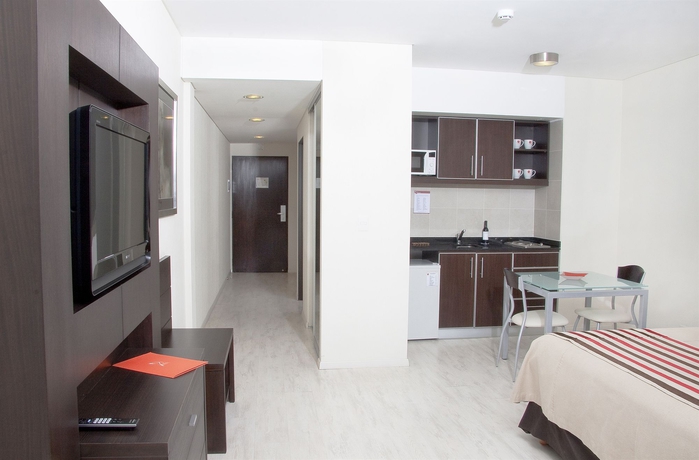 Imagen de la habitación del Hotel Icaro Suites. Foto 2