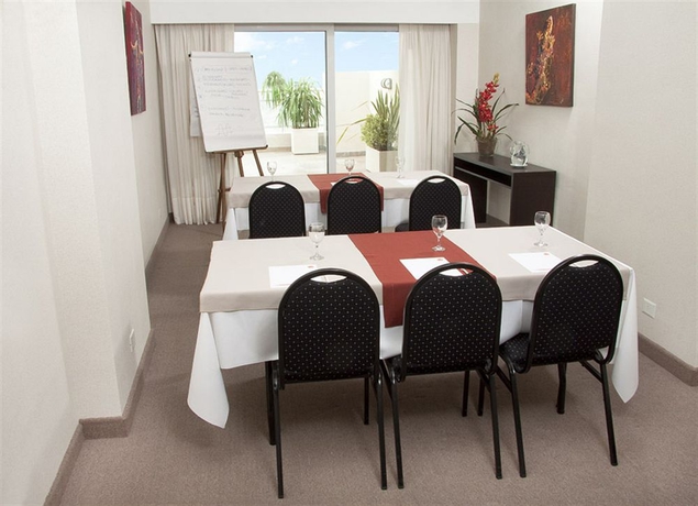 Imagen de los interiores del Hotel Icaro Suites. Foto 16